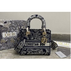 Christian Dior Mior Medium Lady d-lite bag in Blue Toile de Jouy Embroidery Christian Dior Mior Medium Lady d-lite bag in Blue Toile de Jouy Embroidery