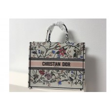 Dior Mior Book Tote Bag in Embroidery Dior Mior Book Tote Bag in Embroidery