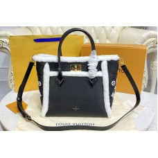 Louis Vuitton M58908 On My Side MM handbag in Black Shearling and grained calf leather Louis Vuitton M58908 On My Side MM handbag in Black Shearling and grained calf leather