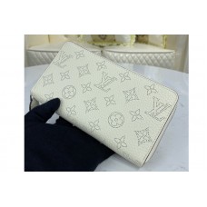 Louis Vuitton M69215 Zippy wallet in Snow White Mahina calf leather