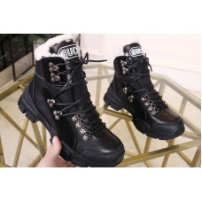 Mens/Womens Gucci Flashtrek sneaker Black Leather with shearling lining Mens/Womens Gucci Flashtrek sneaker Black Leather with shearling lining