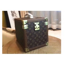 Louis Vuitton M21203 Toiletry Case in Monogram Canvas Louis Vuitton M21203 Toiletry Case in Monogram Canvas